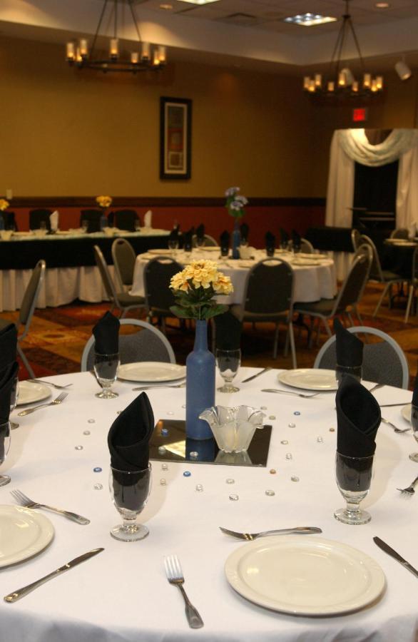 Holiday Inn Hotel & Suites Owatonna Extérieur photo